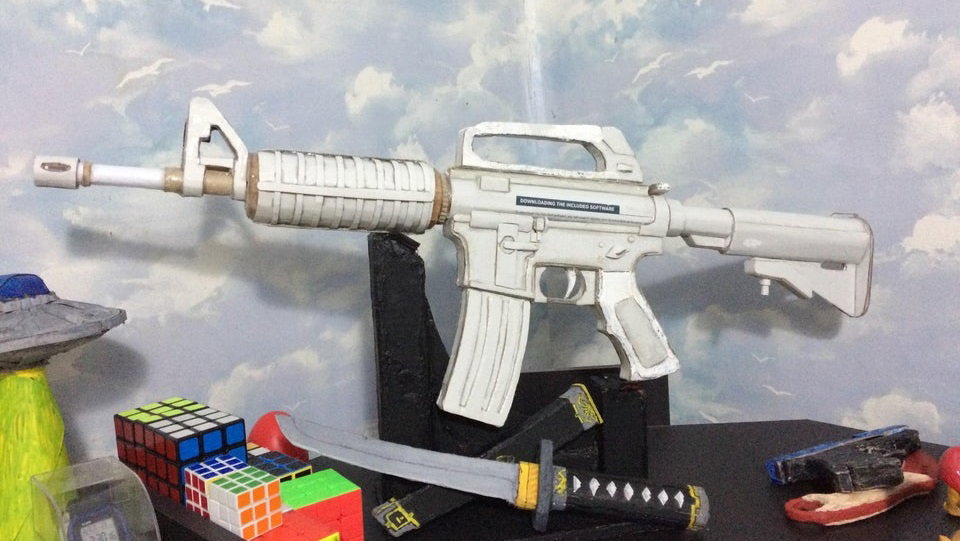 Gracz CSGO stworzył M4A1 z kartonu. Jak mu to wyszło? - BOOP.PL
